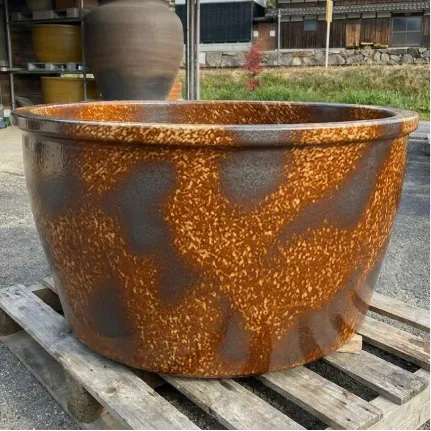 緋色三彩