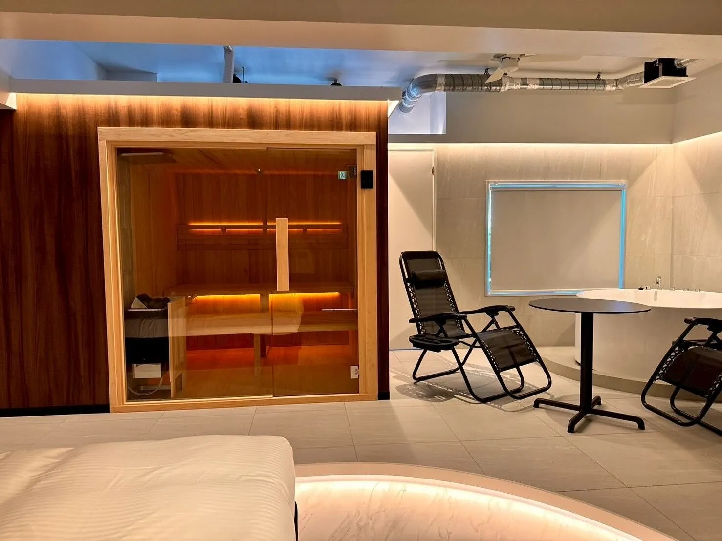 MySaunaMySauna屋内モデル3~4人用ガラス事例3